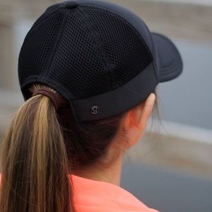 Lululemon dash n splash hat